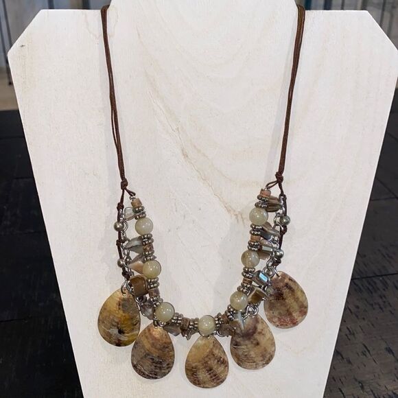 Shell Beaded Beach Boho Unique Necklace​​​​​​​​​​​​​​​ Oysterr Mother of Pearl​ - Picture 4 of 9